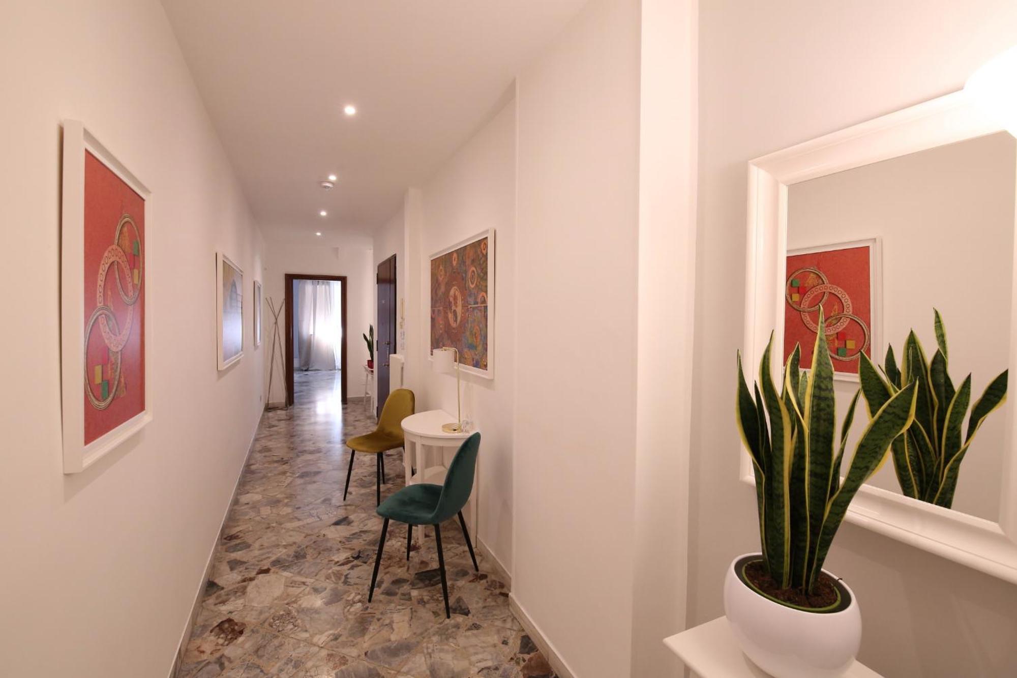 _ Cavour 156 & Savoia _ Gasthof Bari